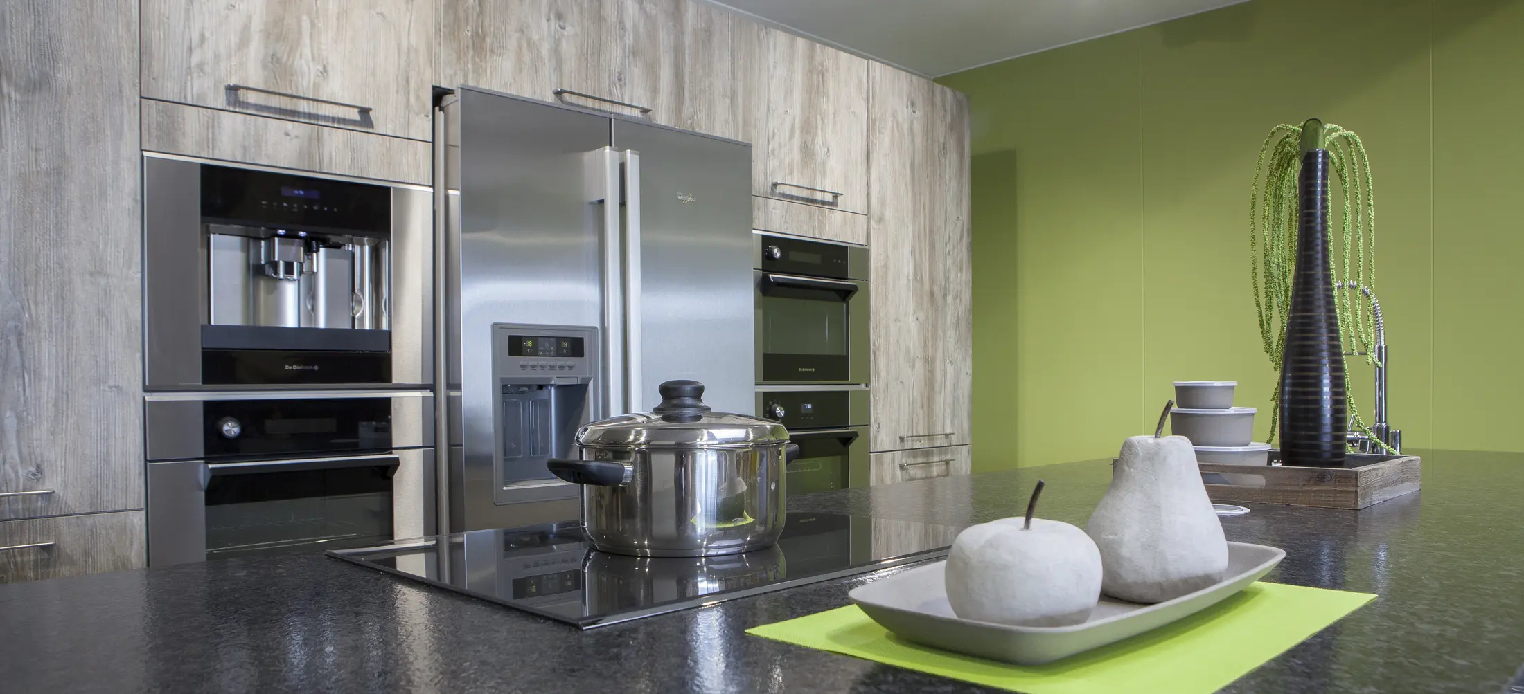 Cuisine contemporaine photographiée pour sa mise en valeur